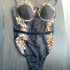Small Lace Bodysuit with Cheetah Print